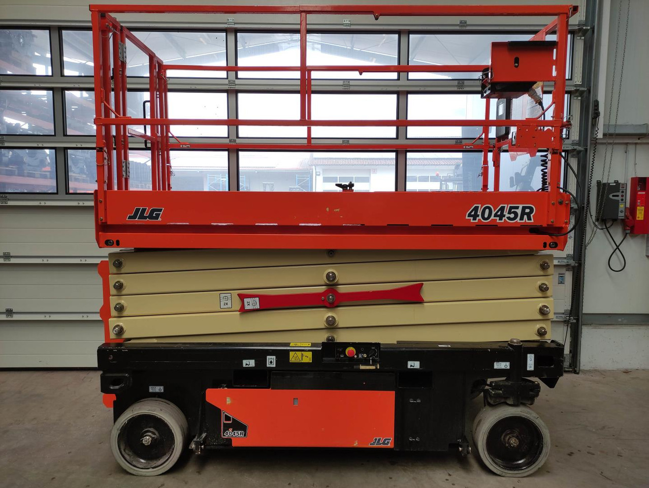 JLG 4045R - Lift u obliku makaza: slika 2 JLG 4045R - Lift u obliku makaza: slika 2