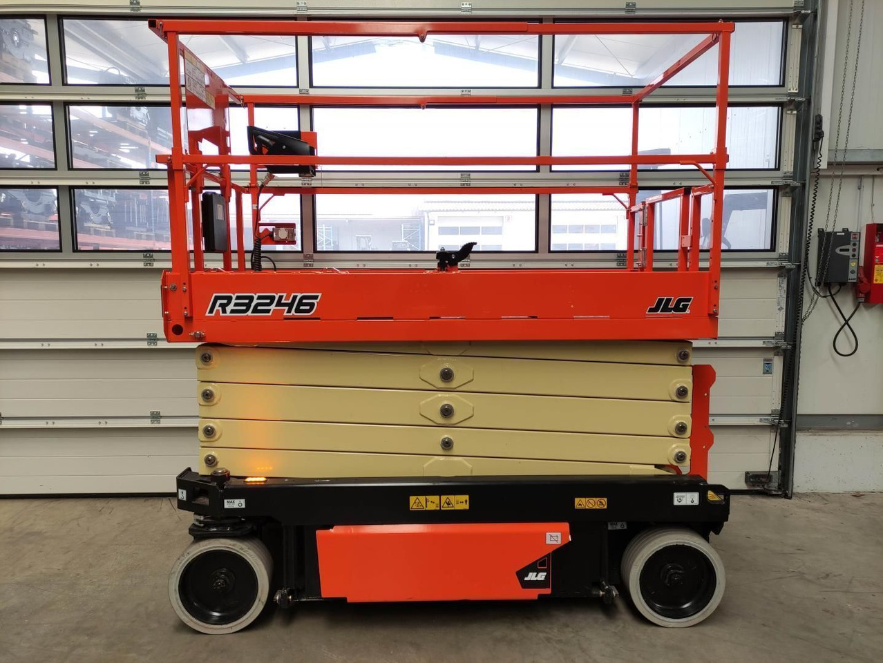 JLG R3246 - Lift u obliku makaza: slika 1 JLG R3246 - Lift u obliku makaza: slika 1