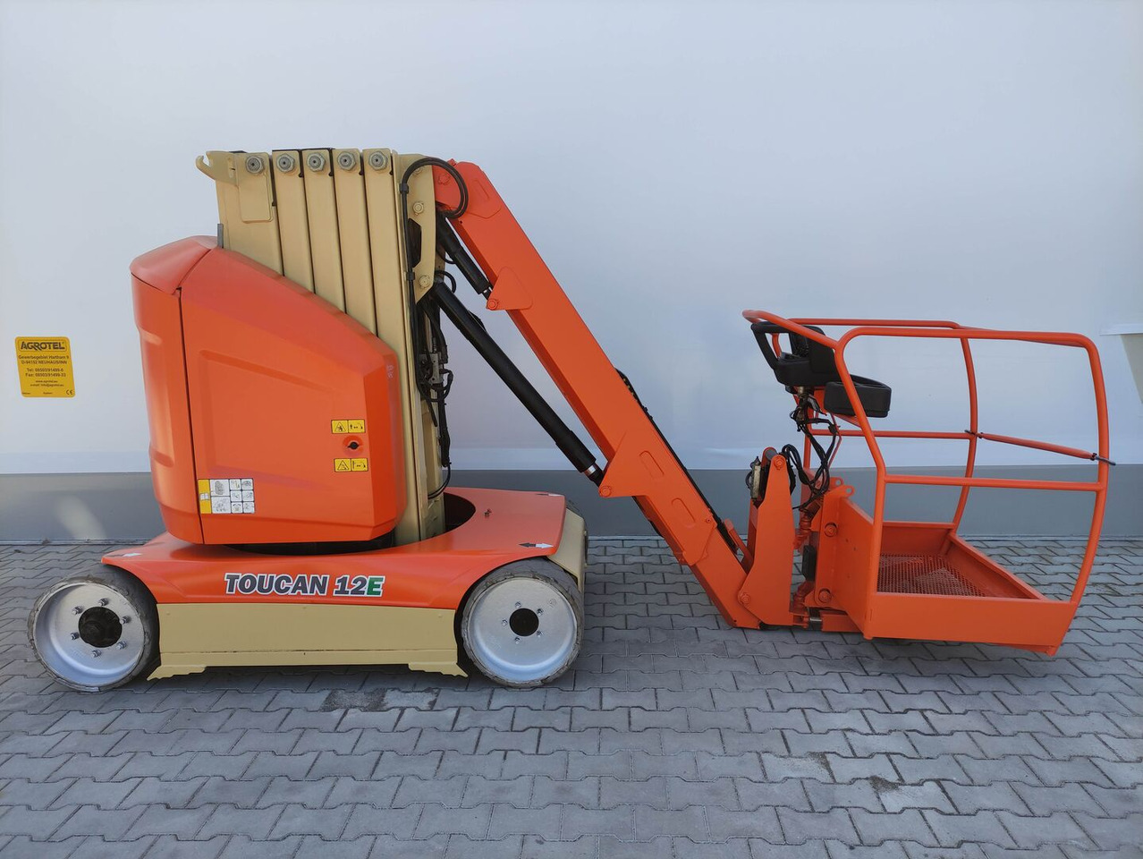 JLG Toucan 12 E (LACK NEU) - Jarbolna penjajuća platforma: slika 2 JLG Toucan 12 E (LACK NEU) - Jarbolna penjajuća platforma: slika 2