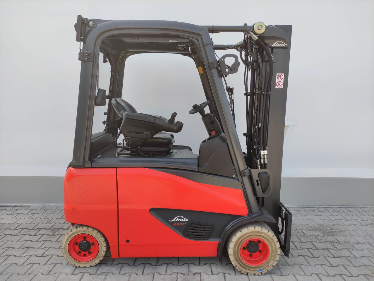 Linde E20PH-02-EVO-386 - Električni viljuškar: slika 2 Linde E20PH-02-EVO-386 - Električni viljuškar: slika 2