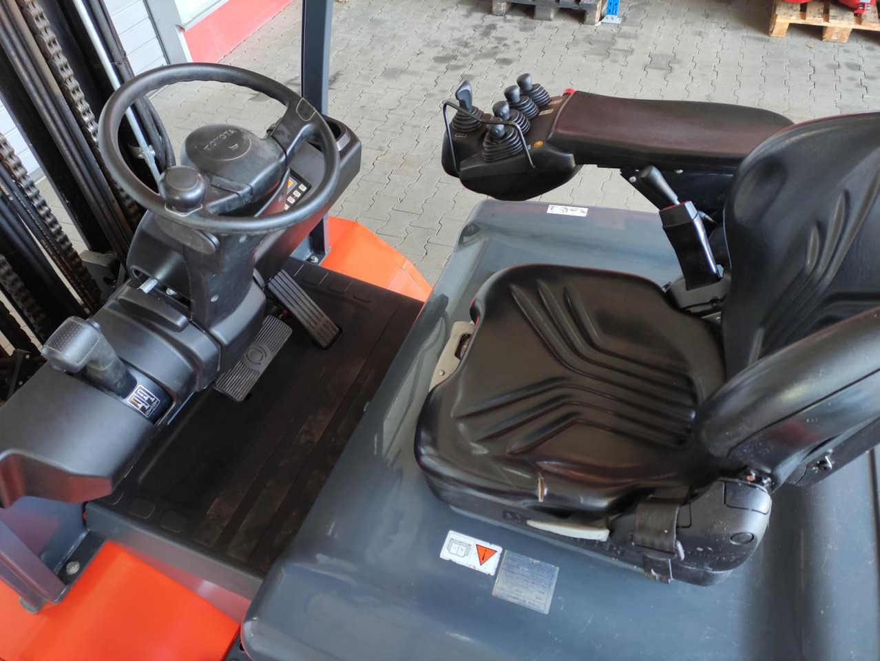 Toyota 8FBMT50 - Električni viljuškar: slika 5 Toyota 8FBMT50 - Električni viljuškar: slika 5