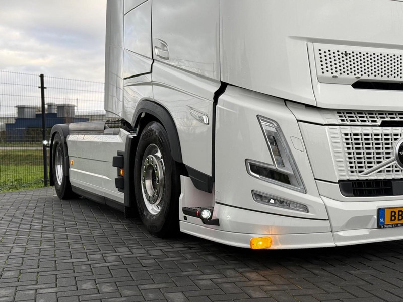 Volvo FH 13.460XL NEW, FULL AIR, ALCOA, HYDRAULIC, XL, SHOW, FULL. - Tegljač: slika 5 Volvo FH 13.460XL NEW, FULL AIR, ALCOA, HYDRAULIC, XL, SHOW, FULL. - Tegljač: slika 5