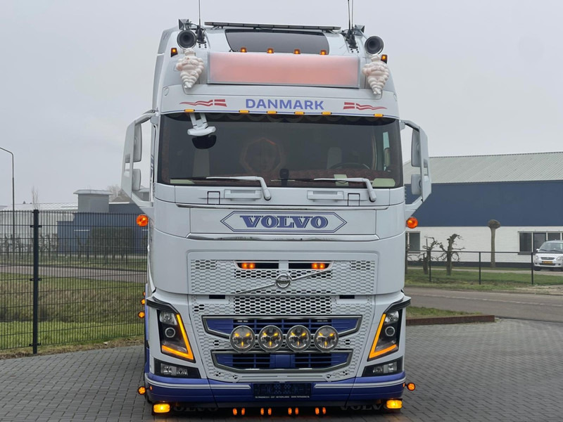 Volvo FH 16.750 SHOW TRUCK, FULL AIR, WB 3,10, SPECIAL INTERIOR, FULL! - Tegljač: slika 2 Volvo FH 16.750 SHOW TRUCK, FULL AIR, WB 3,10, SPECIAL INTERIOR, FULL! - Tegljač: slika 2