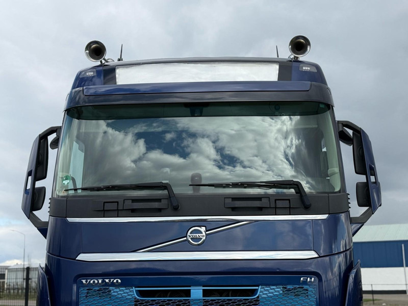 Volvo FH 13.500 DYNAMIC STEERING, DUAL CLUTCH, ACC, 3X CAMERA, ACC. - Kamion za prevoz kontejnera/ Kamion sa promenjivim sandukom: slika 4 Volvo FH 13.500 DYNAMIC STEERING, DUAL CLUTCH, ACC, 3X CAMERA, ACC. - Kamion za prevoz kontejnera/ Kamion sa promenjivim sandukom: slika 4