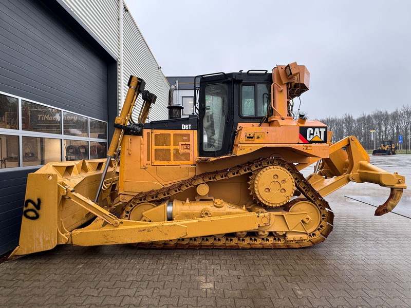Caterpillar D6T - Buldožer: slika 1 Caterpillar D6T - Buldožer: slika 1