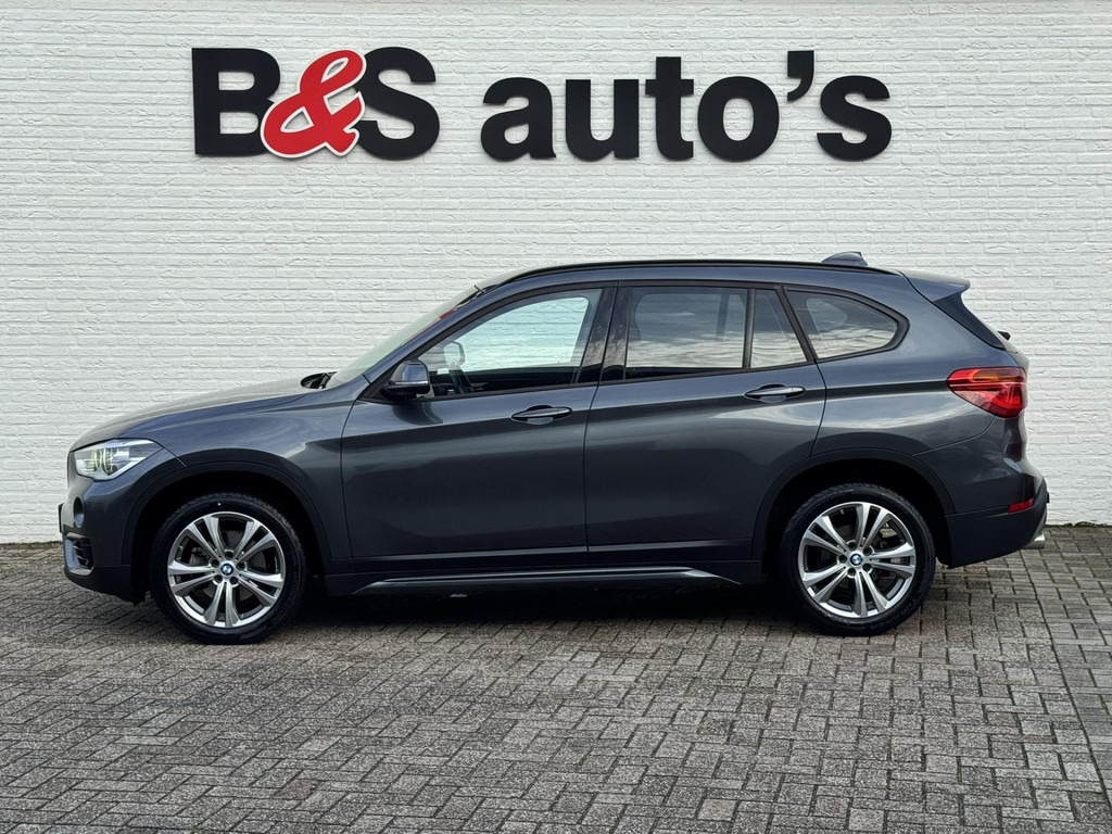 BMW X1-SDrive18i High Executive Automaat Cruise control Climate control Stoelverwarming Navigatie Full LED Head-up display Camera - SUV: slika 5 BMW X1-SDrive18i High Executive Automaat Cruise control Climate control Stoelverwarming Navigatie Full LED Head-up display Camera - SUV: slika 5