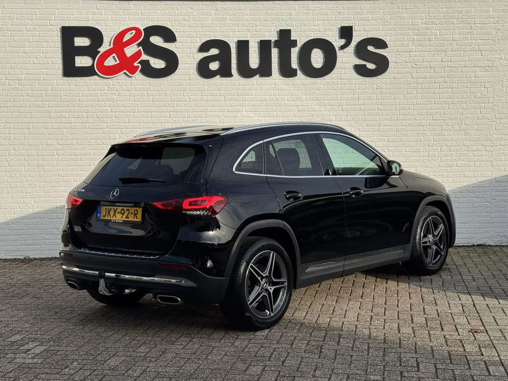 Mercedes-Benz GLA-200 AMG Sfeerverlichting Trekhaak Cruise Climate Navigatie Bluetooth Stoelverwarming - SUV: slika 2 Mercedes-Benz GLA-200 AMG Sfeerverlichting Trekhaak Cruise Climate Navigatie Bluetooth Stoelverwarming - SUV: slika 2