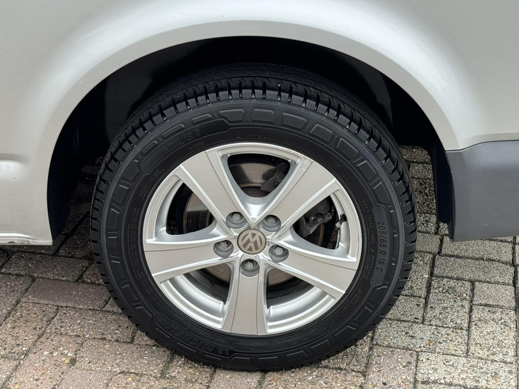 Volkswagen Transporter-2.0 TDI L2H3 Trekhaak Airco Navigatie Parrot Lat om Lat betimmering - Furgon: slika 5 Volkswagen Transporter-2.0 TDI L2H3 Trekhaak Airco Navigatie Parrot Lat om Lat betimmering - Furgon: slika 5
