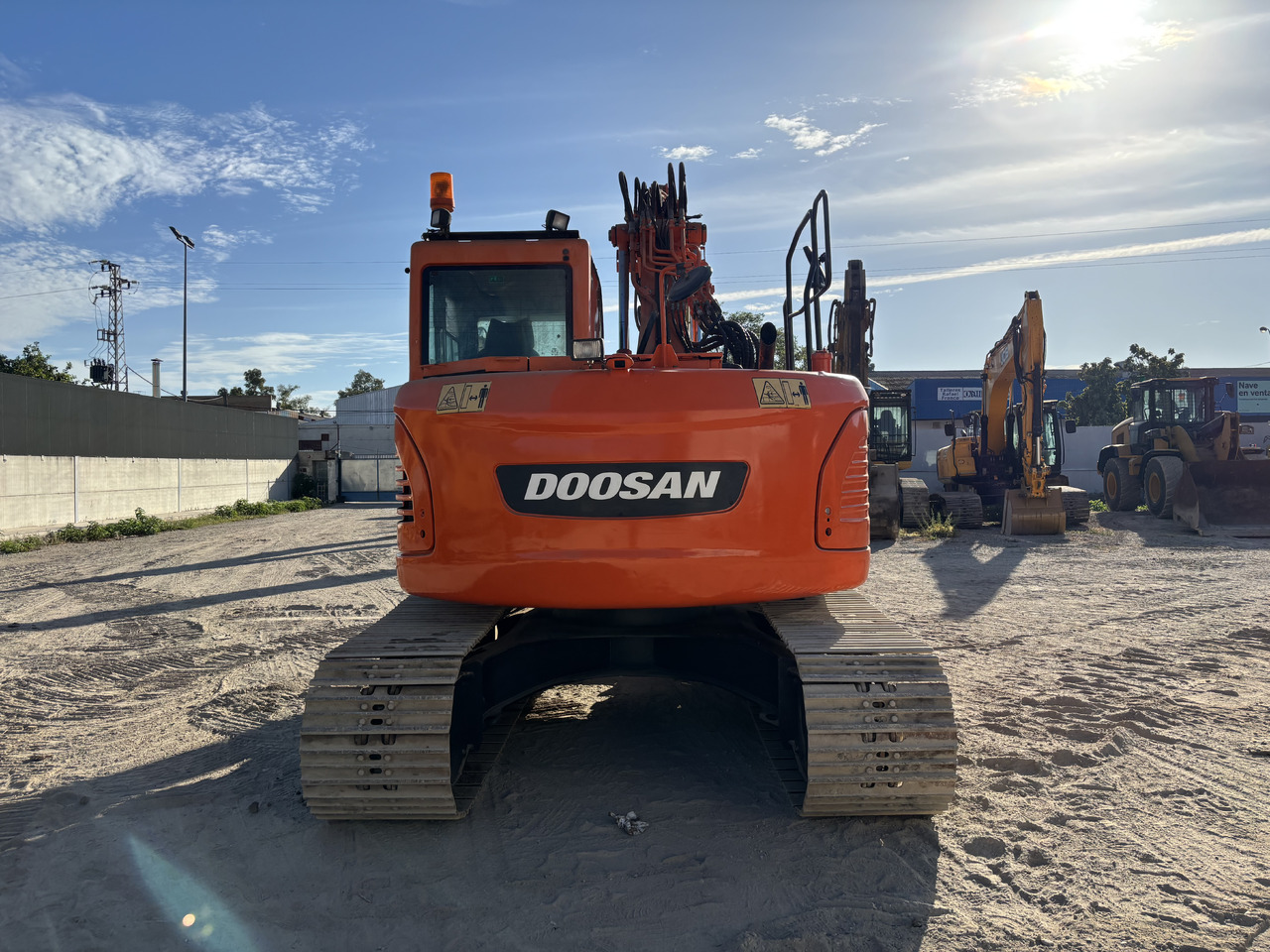 DOOSAN DX140-3 - Bager guseničar: slika 4 DOOSAN DX140-3 - Bager guseničar: slika 4