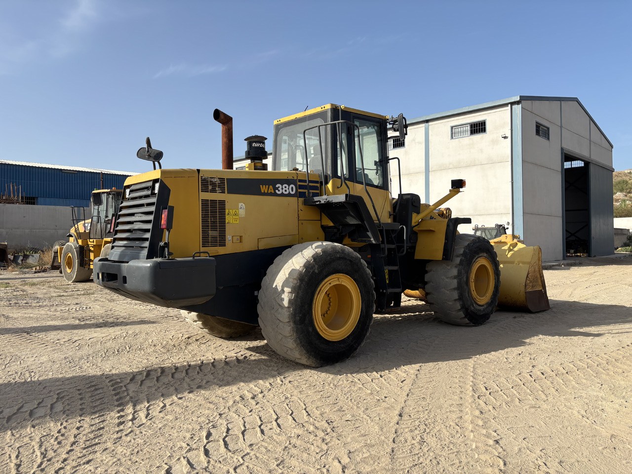 KOMATSU WA380-6 - Utovarivač: slika 5 KOMATSU WA380-6 - Utovarivač: slika 5