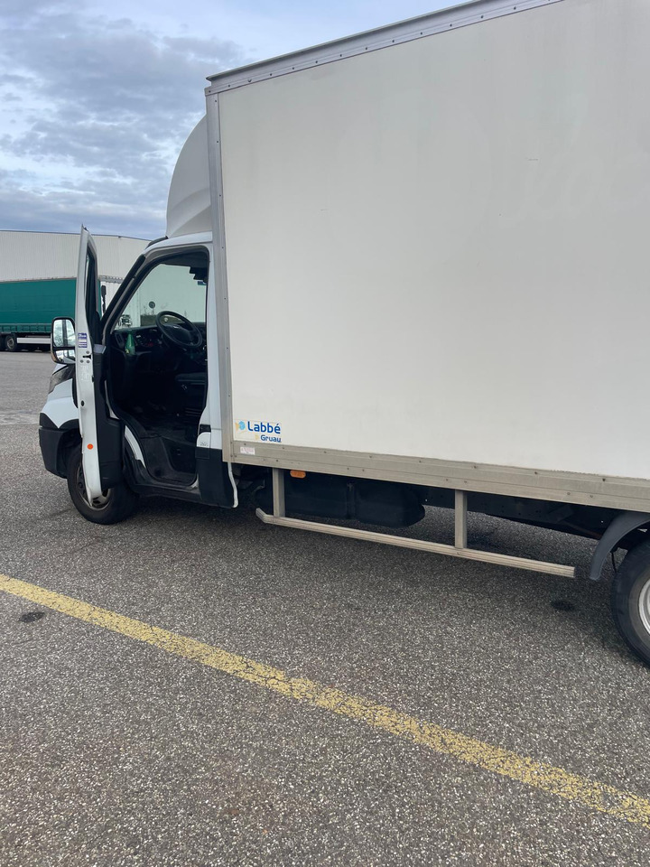 IVECO Dailly 35c16 - Dostavno vozilo sa zatvorenim sandukom: slika 4 IVECO Dailly 35c16 - Dostavno vozilo sa zatvorenim sandukom: slika 4
