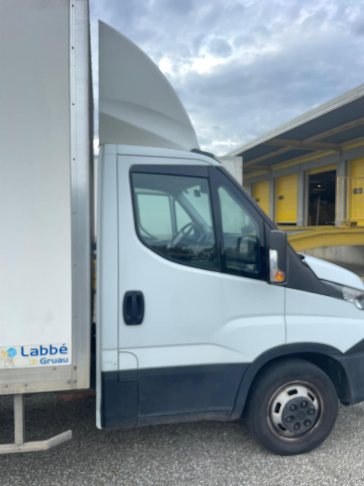 IVECO Dailly 35c16 - Dostavno vozilo sa zatvorenim sandukom: slika 2 IVECO Dailly 35c16 - Dostavno vozilo sa zatvorenim sandukom: slika 2