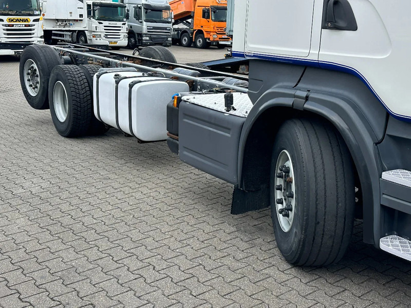 Scania R580 V8 6x2*4 Chassis Retarder Full Air 4.90 Wb Euro 6 - Kamion sa golom šasijom i zatvorenom kabinom: slika 2 Scania R580 V8 6x2*4 Chassis Retarder Full Air 4.90 Wb Euro 6 - Kamion sa golom šasijom i zatvorenom kabinom: slika 2