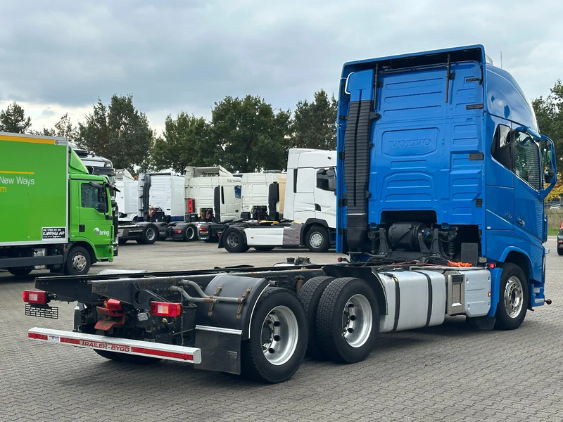 Volvo FH 16.750 6x4 Globe XL Chassis Retarder 3.90 Wb Full Air - Kamion sa golom šasijom i zatvorenom kabinom: slika 3 Volvo FH 16.750 6x4 Globe XL Chassis Retarder 3.90 Wb Full Air - Kamion sa golom šasijom i zatvorenom kabinom: slika 3