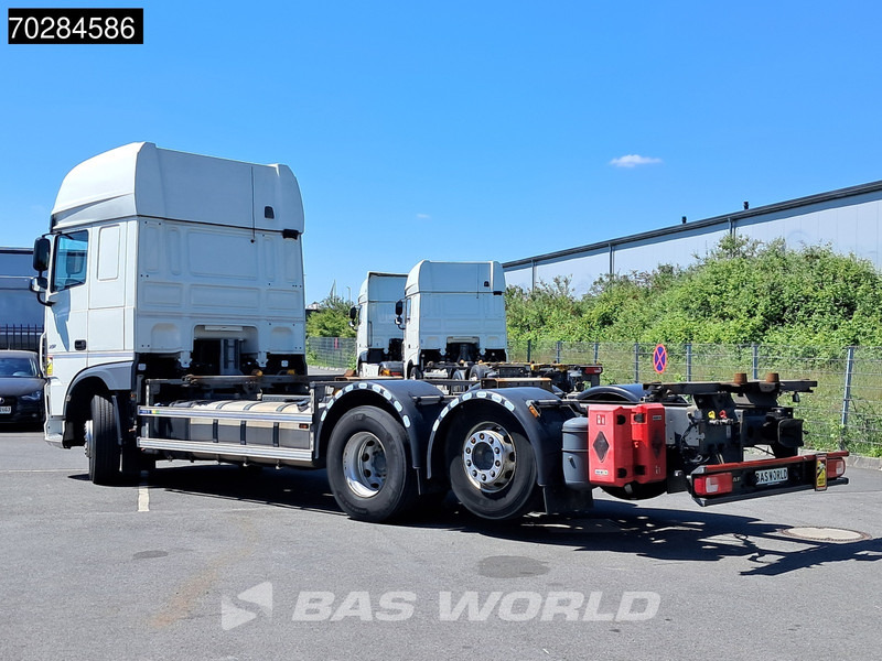 DAF XF 450 6X2 SSC Retarder 2x Tanks Liftachse Standklima LED ACC - Kamion za prevoz kontejnera/ Kamion sa promenjivim sandukom: slika 2 DAF XF 450 6X2 SSC Retarder 2x Tanks Liftachse Standklima LED ACC - Kamion za prevoz kontejnera/ Kamion sa promenjivim sandukom: slika 2