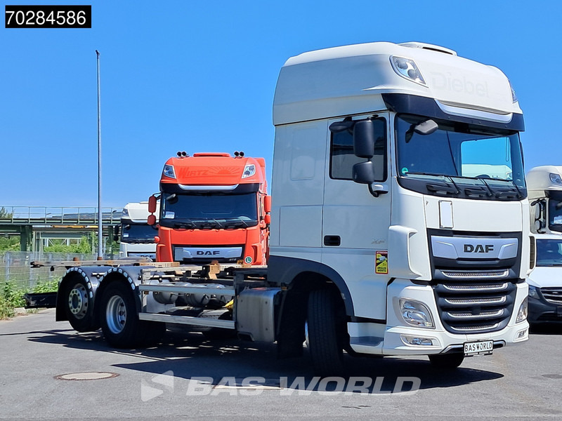 DAF XF 450 6X2 SSC Retarder 2x Tanks Liftachse Standklima LED ACC - Kamion za prevoz kontejnera/ Kamion sa promenjivim sandukom: slika 3 DAF XF 450 6X2 SSC Retarder 2x Tanks Liftachse Standklima LED ACC - Kamion za prevoz kontejnera/ Kamion sa promenjivim sandukom: slika 3