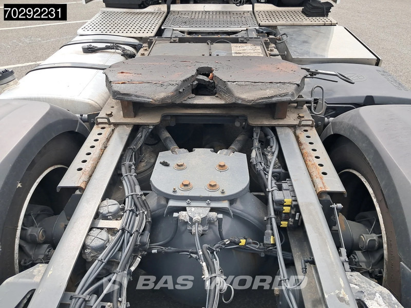 Tegljač DAF XF 530 4X2 Mega SSC Retarder Hebesattel ACC Euro 6: slika 11 Tegljač DAF XF 530 4X2 Mega SSC Retarder Hebesattel ACC Euro 6: slika 11