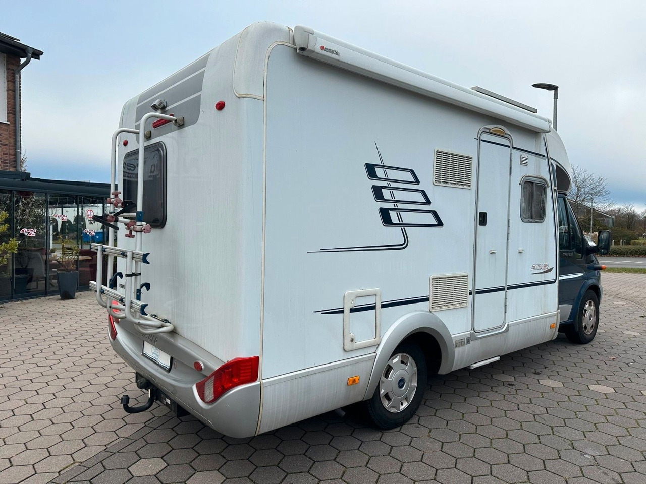 HYMER / ERIBA / HYMERCAR TRAMP T 572 CL/Festbett/Klima/Markise HYMER / ERIBA / HYMERCAR TRAMP T 572 CL/Festbett/Klima/Markise - Poluintegrisani kamper: slika 4 HYMER / ERIBA / HYMERCAR TRAMP T 572 CL/Festbett/Klima/Markise HYMER / ERIBA / HYMERCAR TRAMP T 572 CL/Festbett/Klima/Markise - Poluintegrisani kamper: slika 4