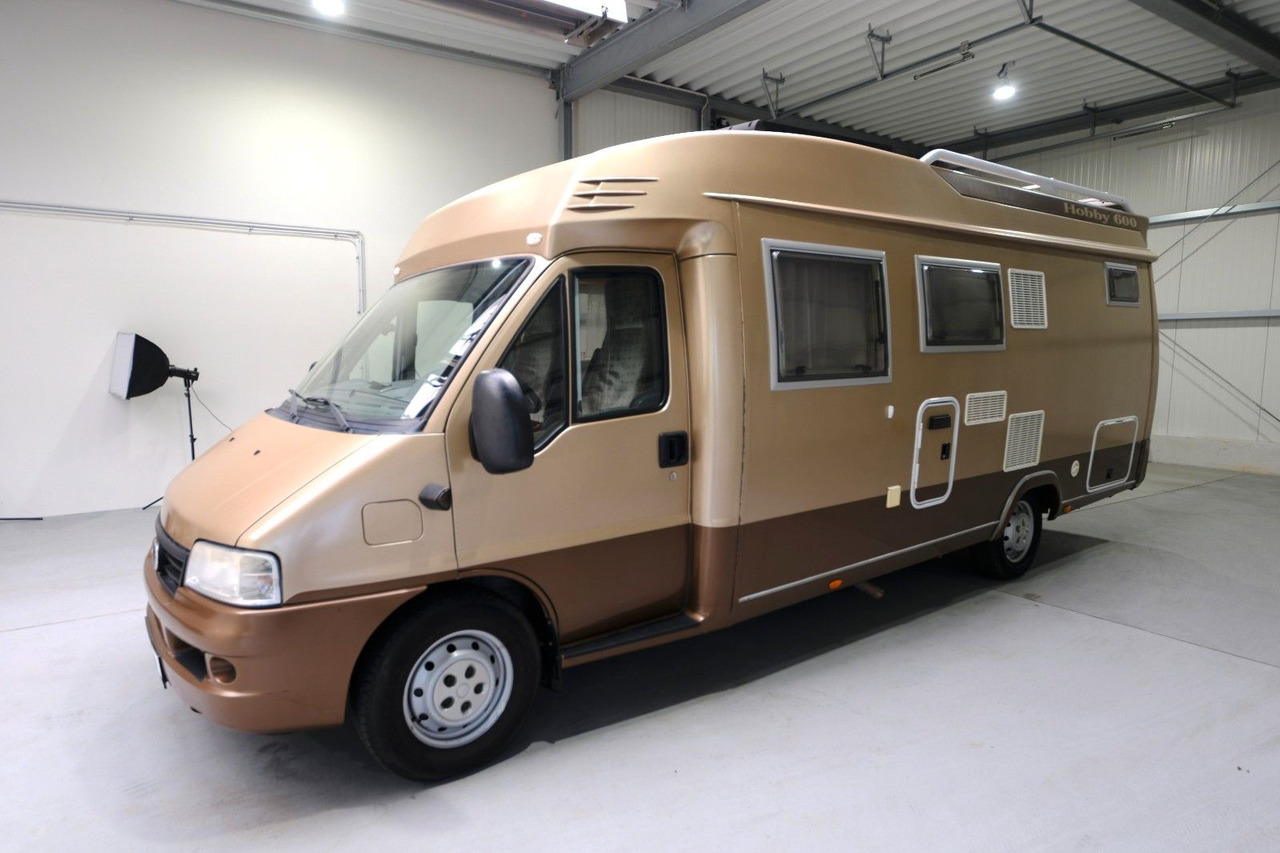 Hobby T 690 GES/Einzelbetten/2xKlima/Solar/Garage/AHK - Poluintegrisani kamper: slika 2 Hobby T 690 GES/Einzelbetten/2xKlima/Solar/Garage/AHK - Poluintegrisani kamper: slika 2