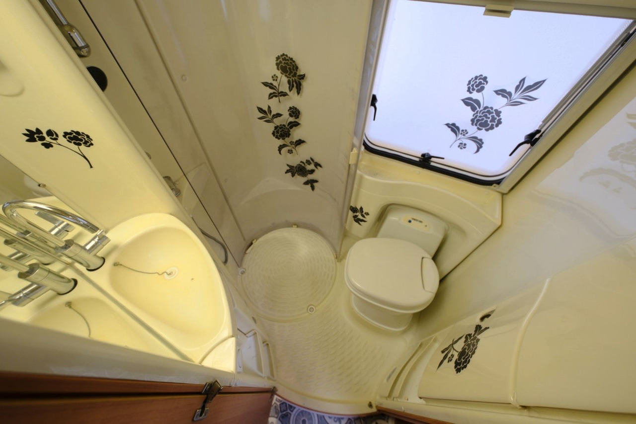 Lizing  Knaus Sun Traveller 658 LG/Festbett/ DPF Grün/Garage Knaus Sun Traveller 658 LG/Festbett/ DPF Grün/Garage: slika 21