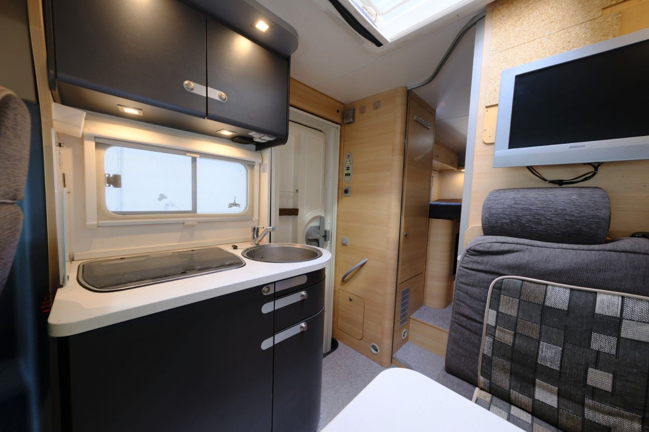 Poluintegrisani kamper Knaus Van TI 600 ME/Einzelbetten/Garage/Klima/Solar: slika 14