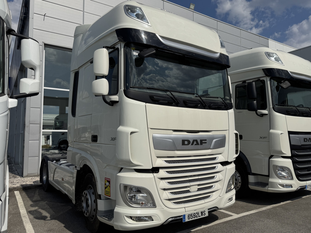 DAF XF 530 Super Space Cab - Tegljač: slika 1 DAF XF 530 Super Space Cab - Tegljač: slika 1