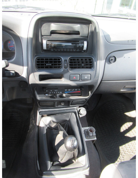 Dostavno vozilo Nissan Navara 2.5 DTi King Cab 4-L.Lux. 1,5CAB PICK-UP: slika 9