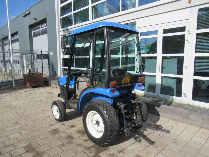 New Holland TC21D 4WD 4x4 Cabine Verwarming - Traktor: slika 3 New Holland TC21D 4WD 4x4 Cabine Verwarming - Traktor: slika 3