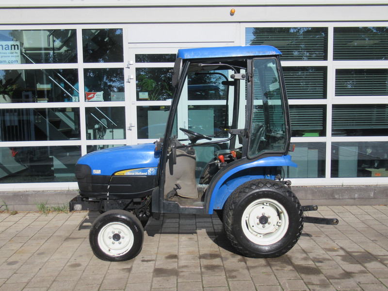 New Holland TC21D 4WD 4x4 Cabine Verwarming - Traktor: slika 2 New Holland TC21D 4WD 4x4 Cabine Verwarming - Traktor: slika 2