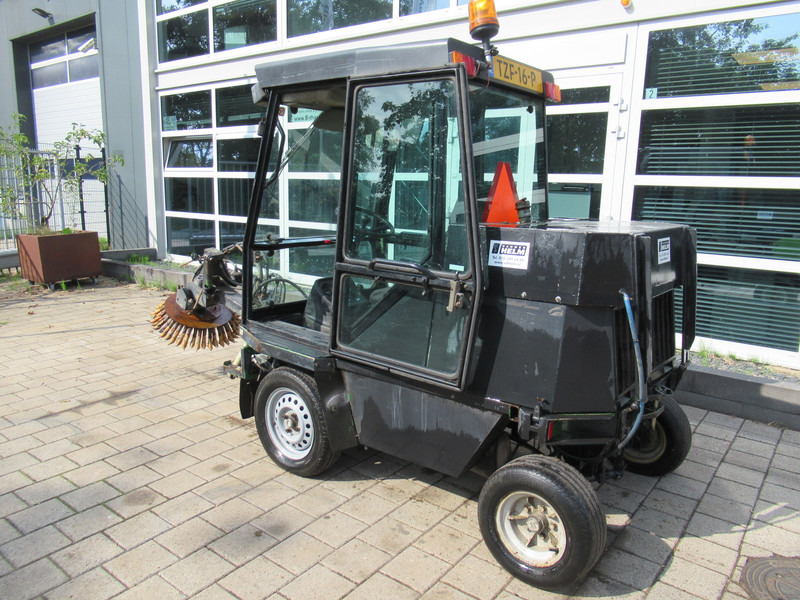 ROBERINE 1503 - 628 4WD Onkruidborstelmachine - Autočistilica: slika 4 ROBERINE 1503 - 628 4WD Onkruidborstelmachine - Autočistilica: slika 4