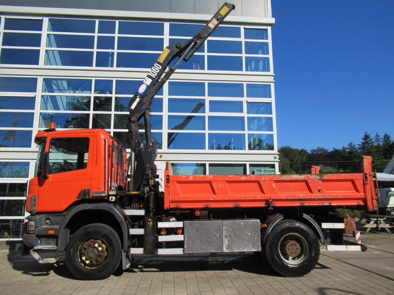 Scania P 114 CB 4x4 HZ 340 3-W. Tipper - 3-S. Kipper + HMF 1063 Crane Kran - Istovarivač, Kamion sa dizalicom: slika 4 Scania P 114 CB 4x4 HZ 340 3-W. Tipper - 3-S. Kipper + HMF 1063 Crane Kran - Istovarivač, Kamion sa dizalicom: slika 4