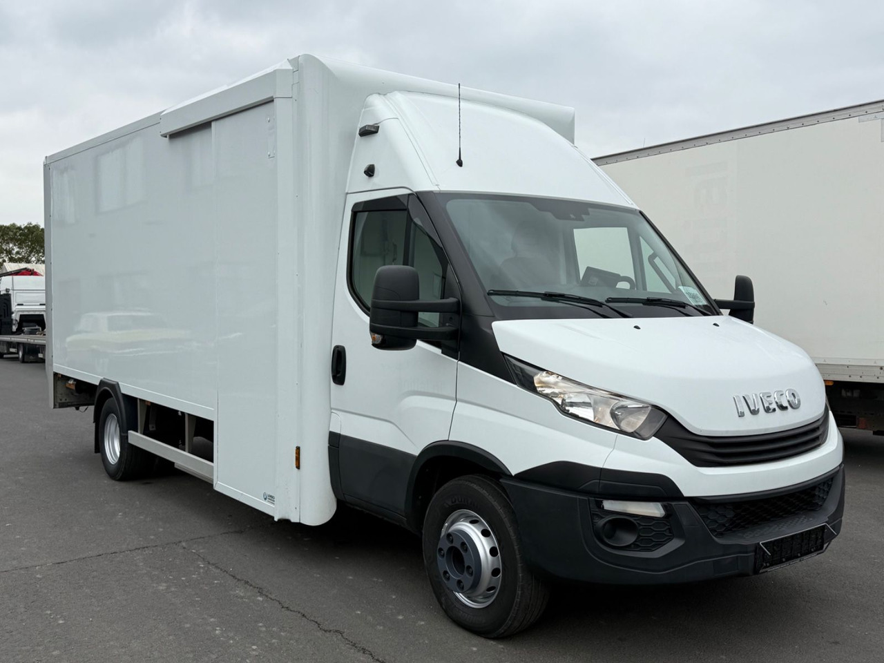 Iveco Daily 70C18 HiMatic / Luft/ Lbw./ Klima/ E6/ Top - Dostavno vozilo sa zatvorenim sandukom: slika 1 Iveco Daily 70C18 HiMatic / Luft/ Lbw./ Klima/ E6/ Top - Dostavno vozilo sa zatvorenim sandukom: slika 1