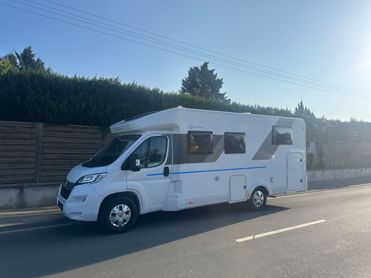 Sun Living S 75 SL XTRA Hubbett/Solar/Panorama/Markise - Poluintegrisani kamper: slika 1 Sun Living S 75 SL XTRA Hubbett/Solar/Panorama/Markise - Poluintegrisani kamper: slika 1