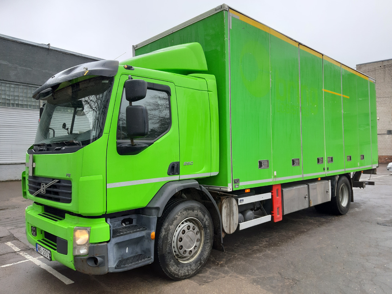 VOLVO FE - Kamion sa zatvorenim sandukom: slika 1 VOLVO FE - Kamion sa zatvorenim sandukom: slika 1