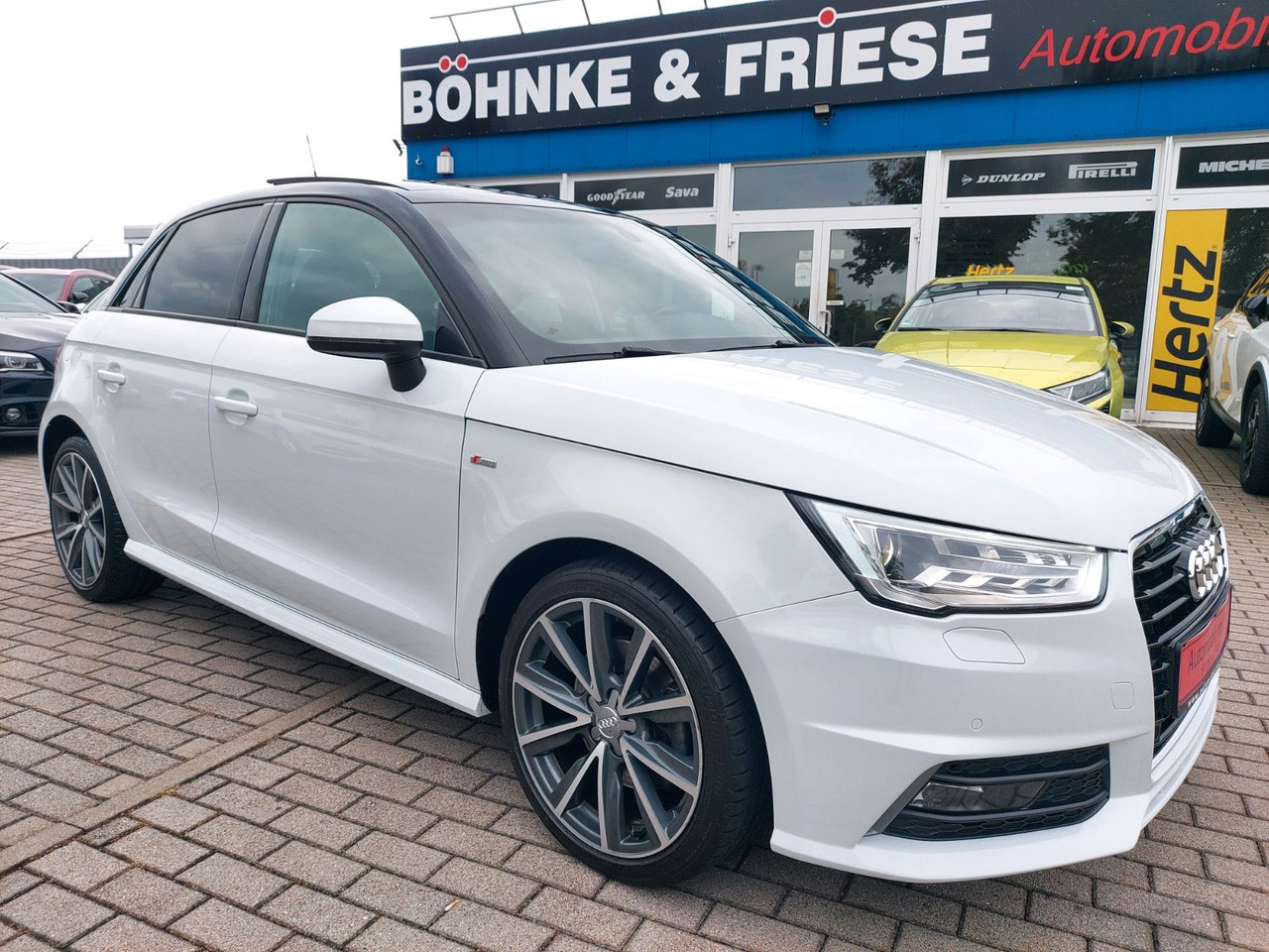 Audi A1 Sportback sport S-Line Pano Bose Xenon DAB - Limuzina: slika 1 Audi A1 Sportback sport S-Line Pano Bose Xenon DAB - Limuzina: slika 1