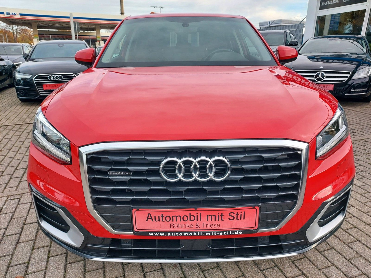 Audi Q2 40 TFSI quattro sport LED Leder Kamera AHK - SUV: slika 4 Audi Q2 40 TFSI quattro sport LED Leder Kamera AHK - SUV: slika 4