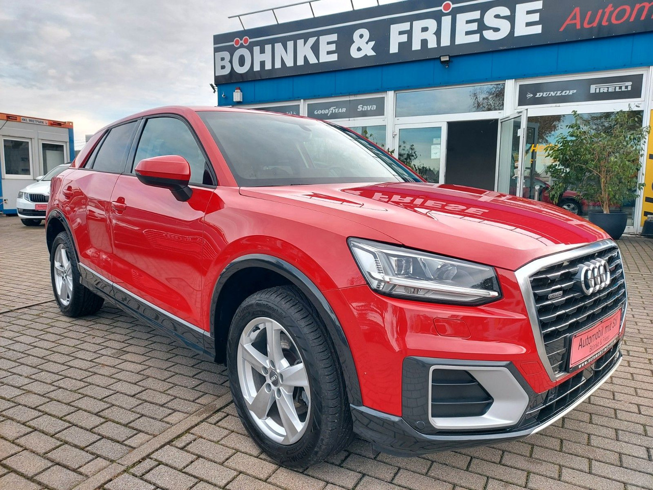 Audi Q2 40 TFSI quattro sport LED Leder Kamera AHK - SUV: slika 1 Audi Q2 40 TFSI quattro sport LED Leder Kamera AHK - SUV: slika 1