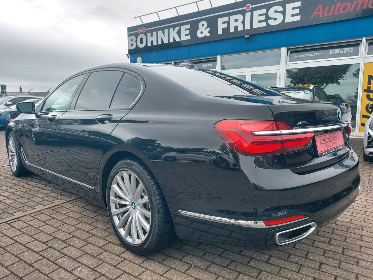 BMW 740 Baureihe 7 Lim 740 d xDrive Glasdach ACC - Limuzina: slika 4 BMW 740 Baureihe 7 Lim 740 d xDrive Glasdach ACC - Limuzina: slika 4