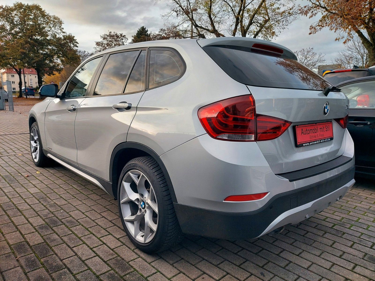 BMW X1 18 d xDrive Xenon Navi Leder AHK - SUV: slika 4 BMW X1 18 d xDrive Xenon Navi Leder AHK - SUV: slika 4