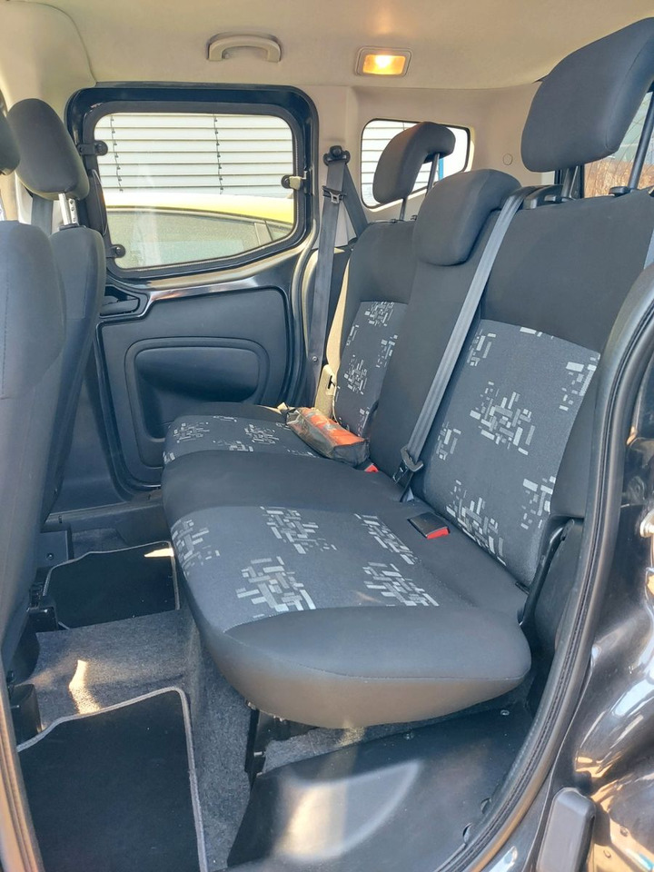 Fiat Qubo Pop 5 Sitze Klima Sitzheizung PDC - Putnički kombi: slika 3 Fiat Qubo Pop 5 Sitze Klima Sitzheizung PDC - Putnički kombi: slika 3