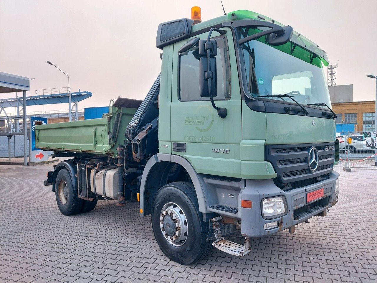 Mercedes-Benz Actros 2/3 6-Zyl.1836 ALLRAD 4x4 Dreiseitk: Kran Mercedes-Benz Actros 2/3 6-Zyl.1836 ALLRAD 4x4 Dreiseitk. Kran - Istovarivač, Kamion sa dizalicom: slika 2 Mercedes-Benz Actros 2/3 6-Zyl.1836 ALLRAD 4x4 Dreiseitk: Kran Mercedes-Benz Actros 2/3 6-Zyl.1836 ALLRAD 4x4 Dreiseitk. Kran - Istovarivač, Kamion sa dizalicom: slika 2