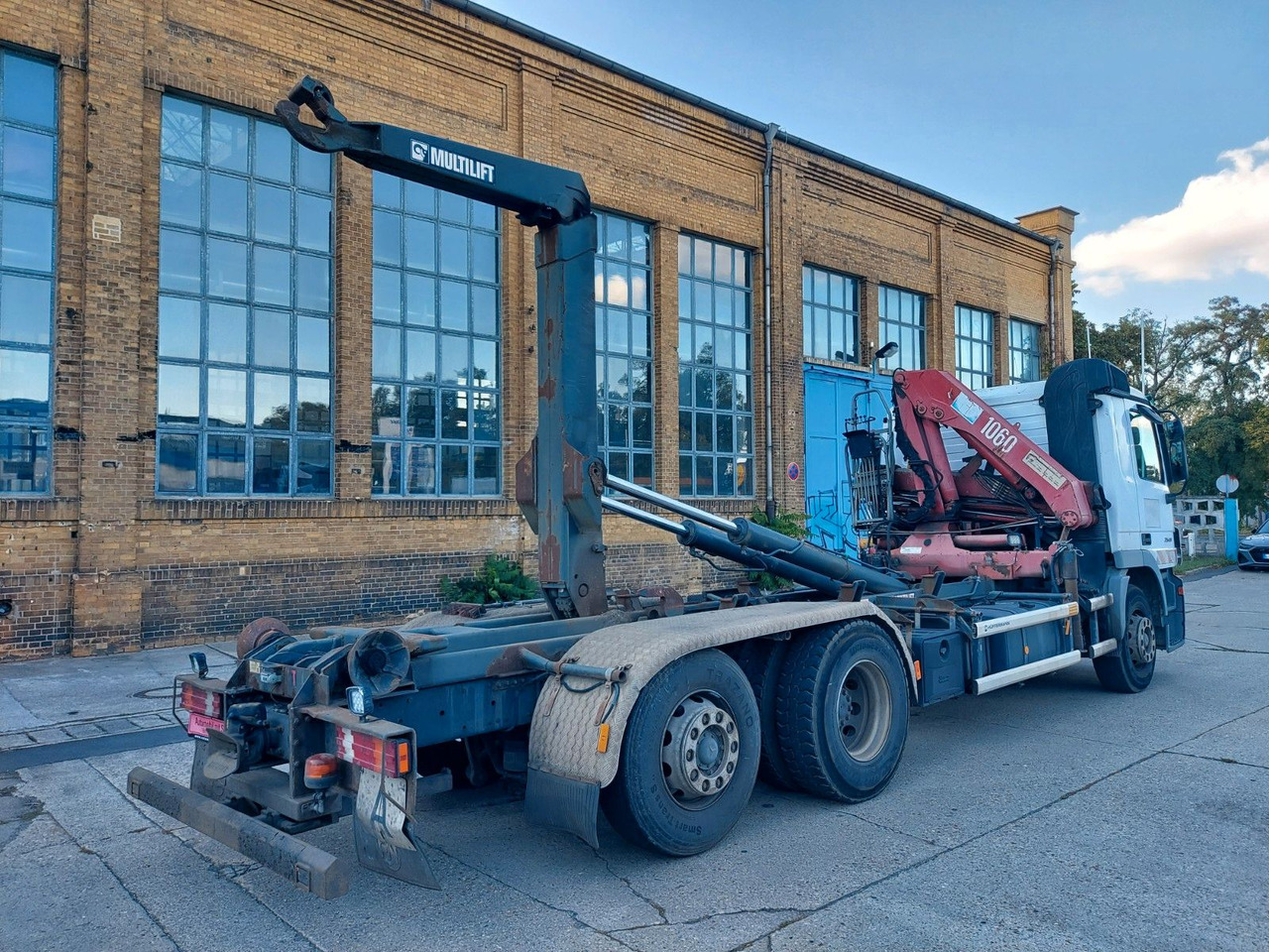 Mercedes-Benz Actros 6-Zyl. 2541 HMF KRAN ABROLLKIPPER - Kamion sa hidrauličnom kukom, Kamion sa dizalicom: slika 2 Mercedes-Benz Actros 6-Zyl. 2541 HMF KRAN ABROLLKIPPER - Kamion sa hidrauličnom kukom, Kamion sa dizalicom: slika 2
