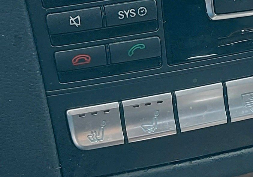 Mercedes-Benz CLS 350 CDI BE Xenon Leder Navi Sitzbelüftung - Limuzina: slika 4 Mercedes-Benz CLS 350 CDI BE Xenon Leder Navi Sitzbelüftung - Limuzina: slika 4