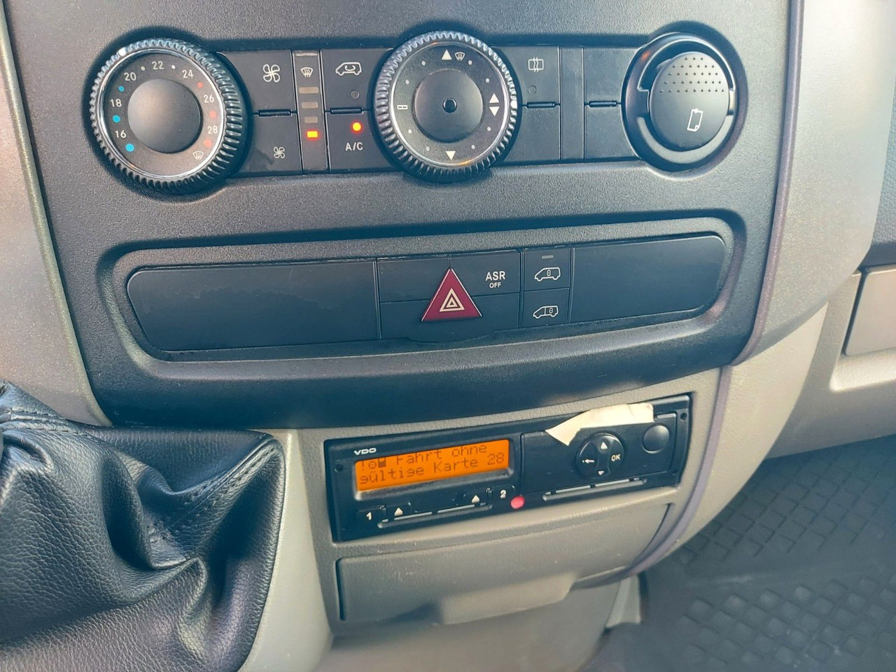 Mercedes-Benz Sprinter II Kasten 516 5T KLIMA AHK MAXI - Furgon: slika 4 Mercedes-Benz Sprinter II Kasten 516 5T KLIMA AHK MAXI - Furgon: slika 4