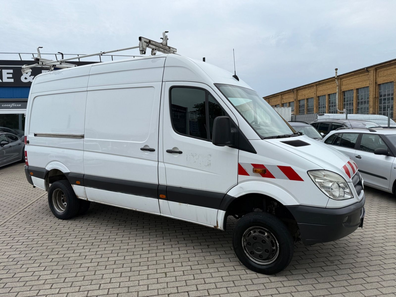 Mercedes-Benz Sprinter II Kasten 516 CDI 4X4 Allrad Standheiz. - Putnički kombi: slika 2 Mercedes-Benz Sprinter II Kasten 516 CDI 4X4 Allrad Standheiz. - Putnički kombi: slika 2
