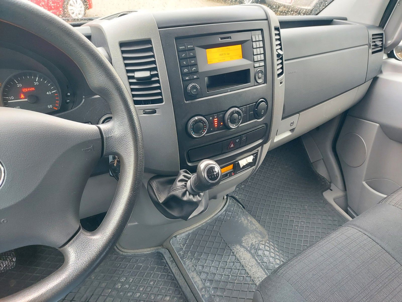 Dostavno vozilo s ravnom platformom, Dostavno vozilo sa duplom kabinom Mercedes-Benz Sprinter II Pritsche/DoKa 516 CDI KLIMA AHK: slika 12