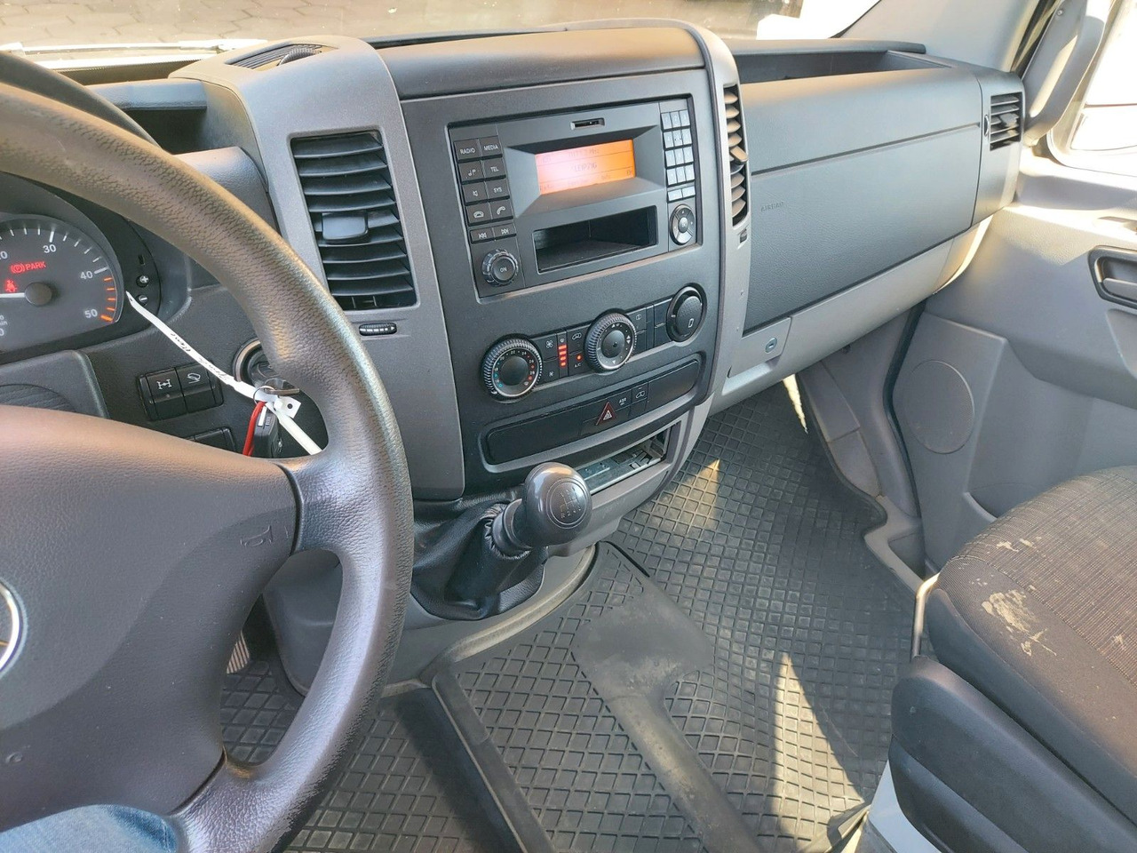 Putnički kombi Mercedes-Benz Sprinter II Pritsche DoKa 6 Sitze 316 CDI 4X4: slika 12