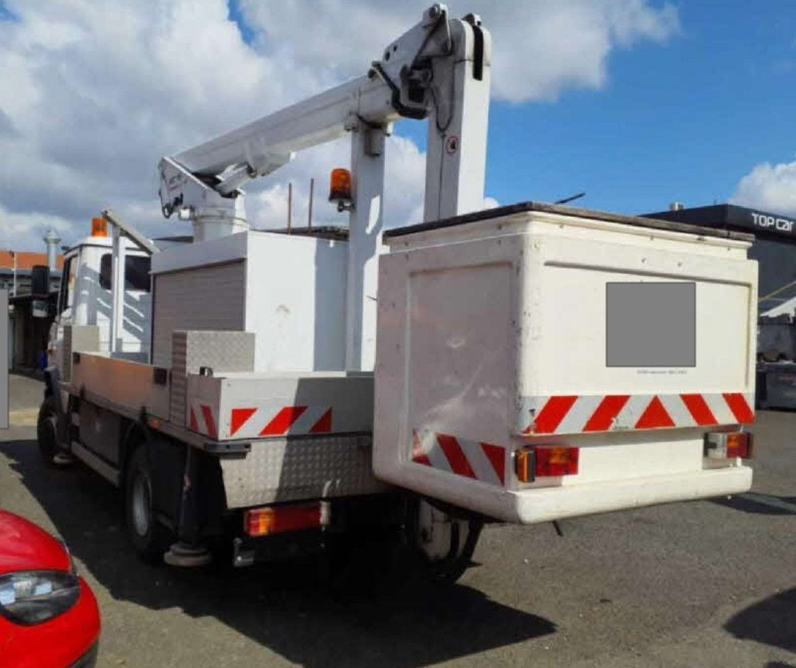 Mercedes-Benz VARIO 814D HUBARBEITS WUMAG 155T 4X4 ALLRAD - Vazdušna platforma montirana na kamion: slika 4 Mercedes-Benz VARIO 814D HUBARBEITS WUMAG 155T 4X4 ALLRAD - Vazdušna platforma montirana na kamion: slika 4