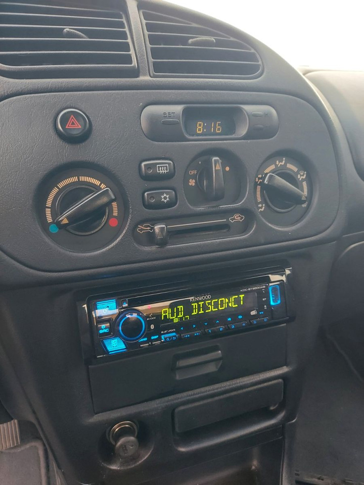 Mitsubishi Colt GLX Klima el. Fenster/Spiegel Radio 8xRäder - Limuzina: slika 4 Mitsubishi Colt GLX Klima el. Fenster/Spiegel Radio 8xRäder - Limuzina: slika 4