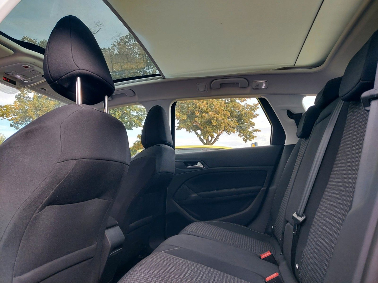 Peugeot 308 SW Active Business Panorama DAB Navi LED - Karavan: slika 4 Peugeot 308 SW Active Business Panorama DAB Navi LED - Karavan: slika 4